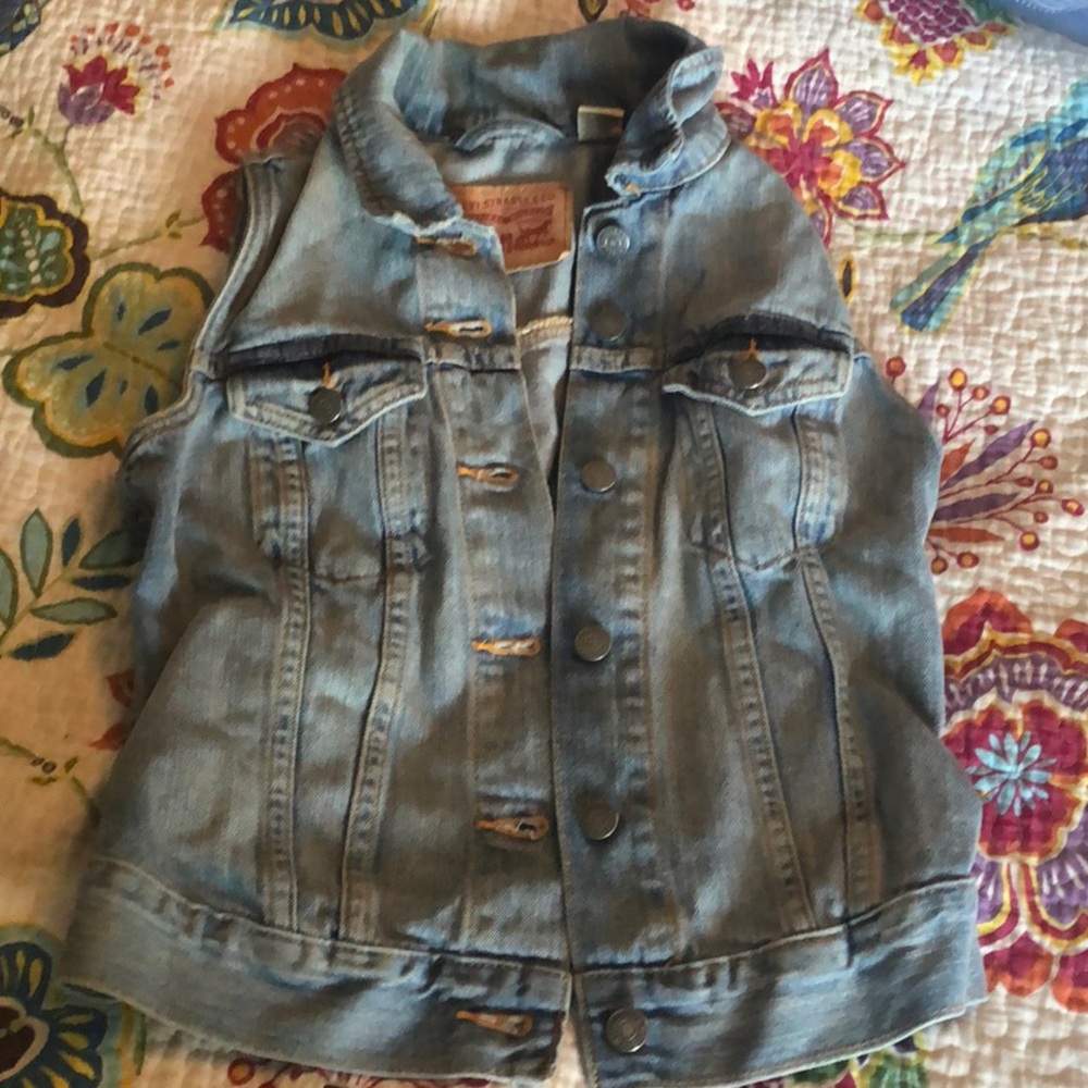 Levi’s denim vest